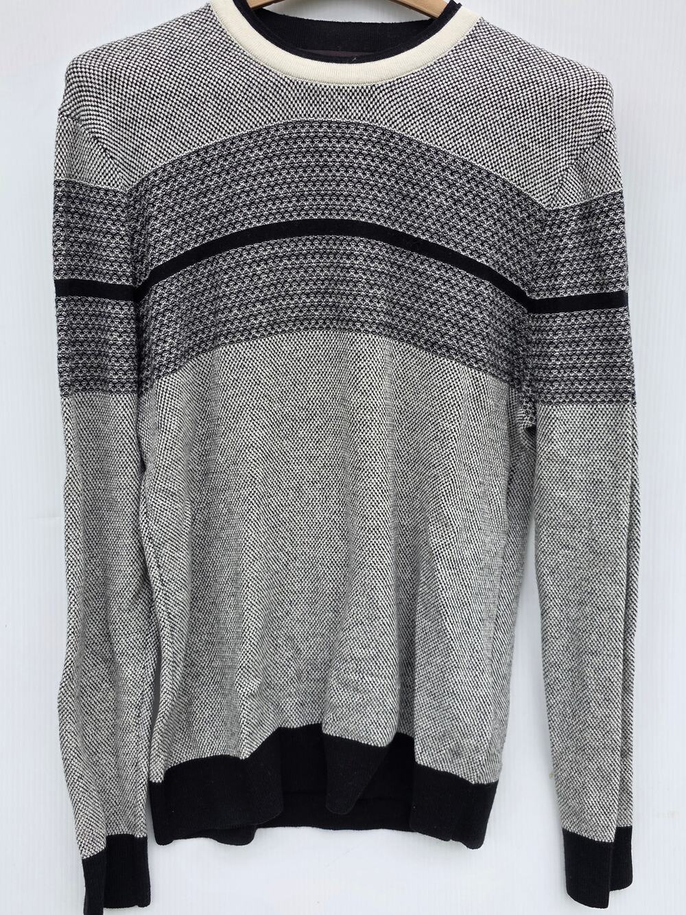 Michael Kors Gray Black Textured Crewneck Sweater Size Large Slim Fit Cozy Fall